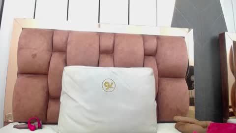 Snapshot of arianna_pearl chatting on September 18, 12:18 pm arianna pearl online show from September 18, 12:18 pm