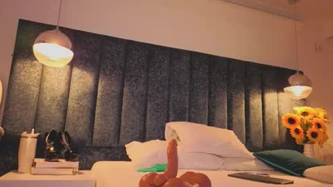 Arianna online show from February 17, 7:42 pm