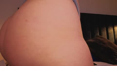 Snapshot of arianna_suarez1 chatting on April 9, 7:41 pm Arianna online show from April 9, 7:41 pm
