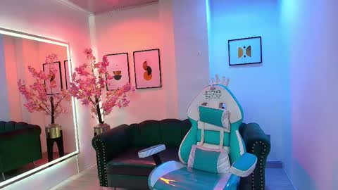 arianna_sweeet online show from October 2, 3:02 am