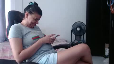 ariannaloovel online show from May 13, 6:05 pm