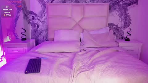 Snapshot of ariannaroux_ chatting on December 2, 4:42 am AriannaROux online show from December 2, 4:42 am