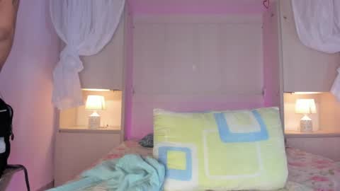 ariannavega_ online show from May 21, 11:39 am