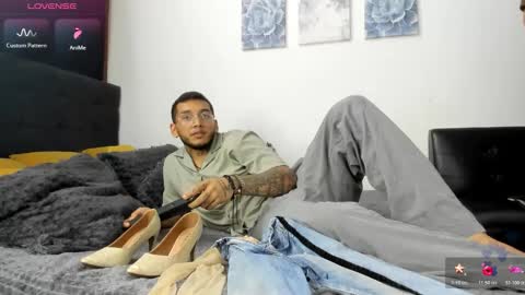 ariannawil online show from December 18, 12:17 am