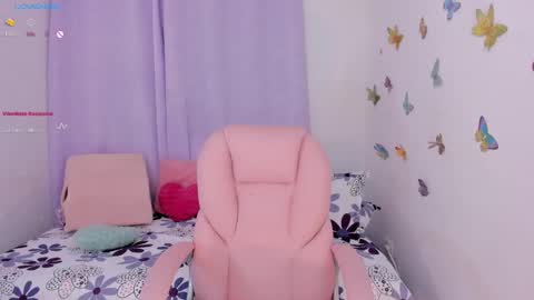 Snapshot of ariannna08_ chatting on December 17, 7:29 am ariannna08_ online show from December 17, 7:29 am