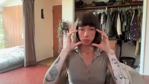 Snapshot of ariarose_xx chatting on July 10, 7:16 pm Aria online show from July 10, 7:16 pm