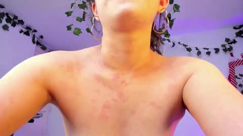 Snapshot of ariarouse chatting on December 16, 2:16 am Arianna Rouse online show from December 16, 2:16 am