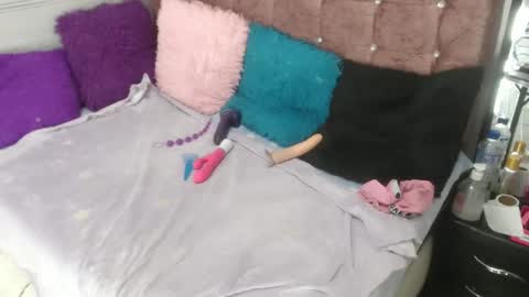 Snapshot of ariasmithog chatting on September 30, 4:01 pm ariasmithog online show from September 30, 4:01 pm