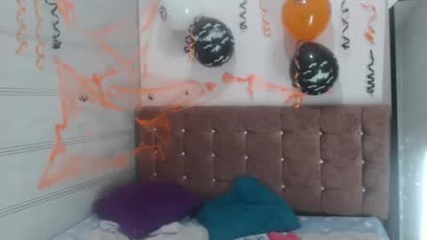 Snapshot of ariasmithog chatting on October 8, 2:14 pm ariasmithog online show from October 8, 2:14 pm