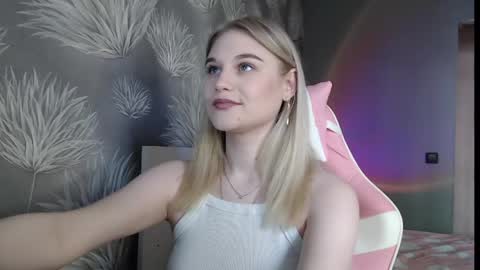 ariavelvets online show from May 15, 11:17 am