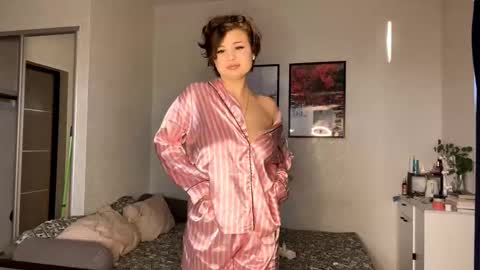 Snapshot of aricacolgrove chatting on October 29, 1:46 pm La online show from October 29, 1:46 pm