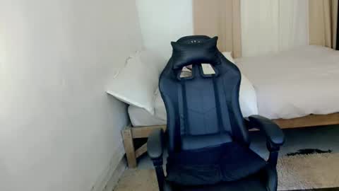 Snapshot of ariedodson chatting on March 14, 9:37 am Arie online show from March 14, 9:37 am