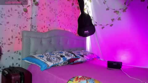 Snapshot of ariel_adan chatting on December 17, 12:33 pm ariel_adan online show from December 17, 12:33 pm