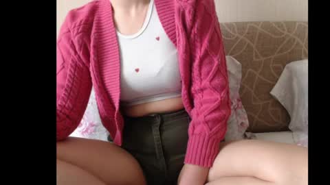 Snapshot of ariel_la chatting on April 28, 9:03 am Ariella online show from April 28, 9:03 am
