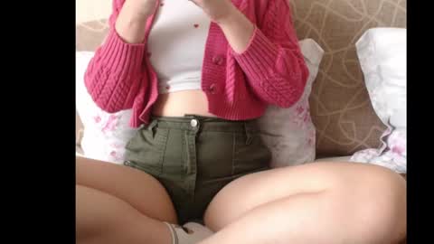 Snapshot of ariel_la chatting on May 7, 8:20 am Ariella online show from May 7, 8:20 am
