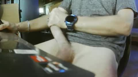 ariel_lokito43 online show from April 10, 8:35 pm