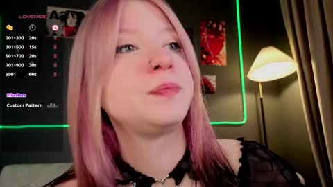 Ariel online show from May 12, 3:42 pm