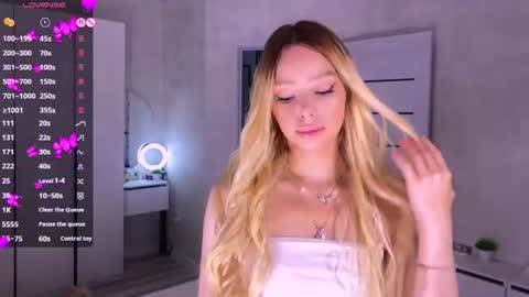Snapshot of arielarlt chatting on August 2, 7:45 pm Ase online show from August 2, 7:45 pm