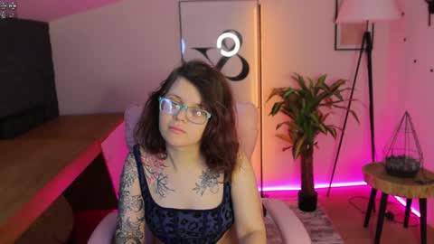 Ariell Mini online show from May 20, 5:46 am