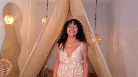 Snapshot of ariella_ruiz chatting on December 31, 12:36 pm A R I online show from December 31, 12:36 pm