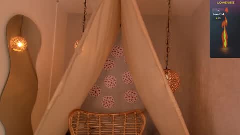 Snapshot of ariella_ruiz chatting on February 26, 3:19 pm A R I online show from February 26, 3:19 pm