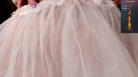 Snapshot of ariella_ruiz chatting on March 5, 4:35 pm A R I online show from March 5, 4:35 pm