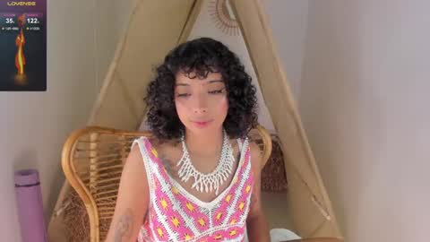 Snapshot of ariella_ruiz chatting on October 8, 12:14 pm A R I online show from October 8, 12:14 pm