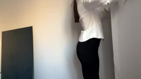 Snapshot of arielmur chatting on March 19, 7:45 am Ariel online show from March 19, 7:45 am