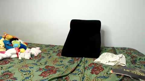 Ariel Starfish online show from December 7, 2:42 am