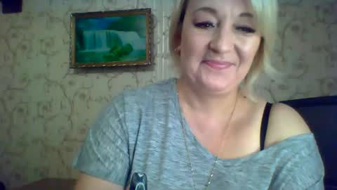 Snapshot of arielxloveresss chatting on September 9, 8:03 am ArielXLoveresss online show from September 9, 8:03 am