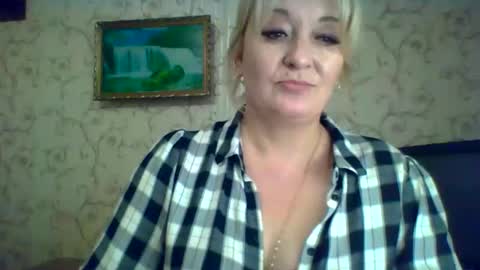 Snapshot of arielxloveresss chatting on September 11, 10:59 am ArielXLoveresss online show from September 11, 10:59 am