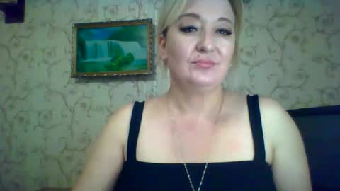 Snapshot of arielxloveresss chatting on September 16, 8:59 am ArielXLoveresss online show from September 16, 8:59 am