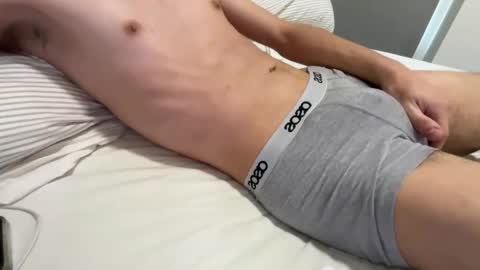 Snapshot of ariestwink chatting on September 30, 3:28 pm Aries Twink online show from September 30, 3:28 pm