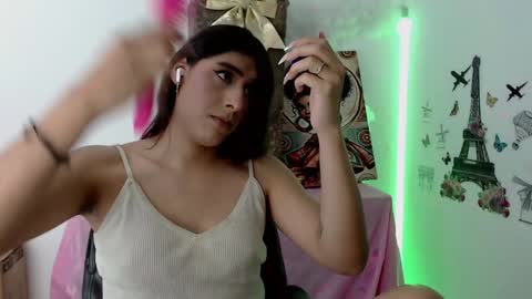 Ariana Forero ---- independet model online show from January 16, 8:36 pm