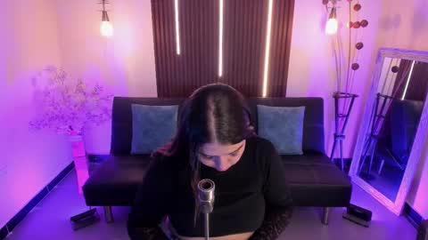  Arianna  online show from January 7, 2:19 pm