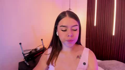  Arianna  online show from April 24, 1:35 pm
