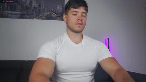 Snapshot of arilass chatting on December 18, 7:25 am A n g e l f r o m H e l l online show from December 18, 7:25 am