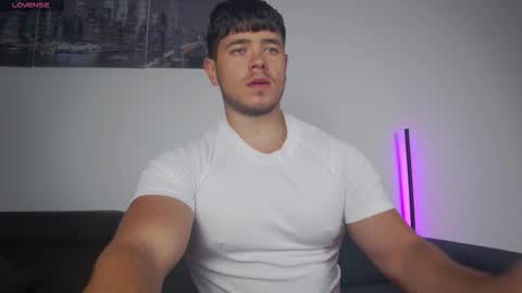 Snapshot of arilass chatting on December 21, 7:26 am A n g e l f r o m H e l l online show from December 21, 7:26 am