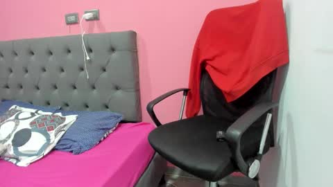 Aria  Cholee online show from March 28, 2:05 pm