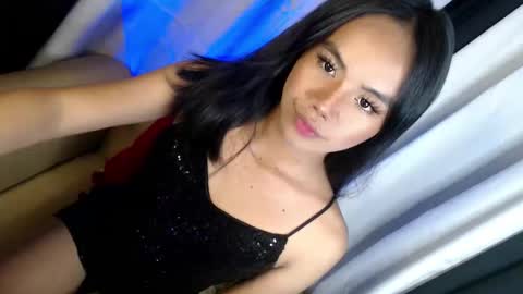 Snapshot of arilovesu chatting on November 21, 10:47 am hi follow me its ARI online show from November 21, 10:47 am