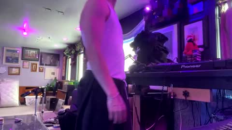 Snapshot of arimeyer chatting on December 5, 2:22 pm arimeyer online show from December 5, 2:22 pm