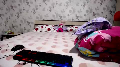 Snapshot of arinadols23 chatting on April 2, 12:41 am Arina online show from April 2, 12:41 am