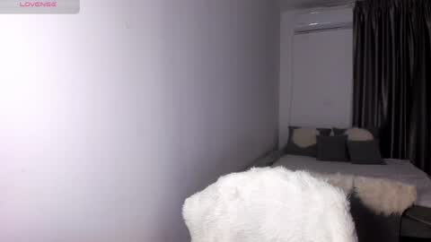 ArinaRave online show from March 31, 7:25 pm