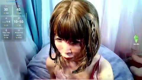 arincolove online show from May 10, 1:05 pm