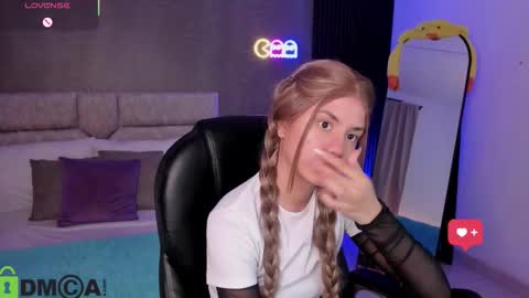 Ari  online show from January 15, 3:11 am