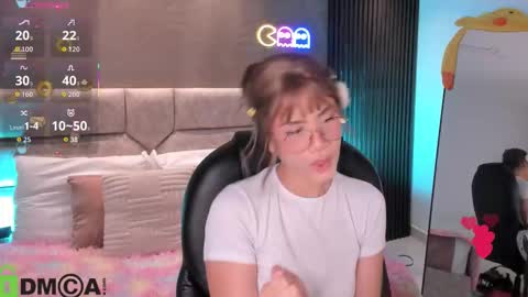 Ari  online show from March 9, 9:41 pm