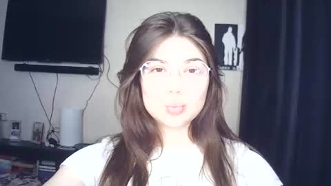 Snapshot of arioness chatting on April 4, 6:22 am Daria online show from April 4, 6:22 am