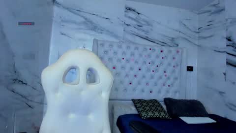 arisha_lee2 online show from July 4, 11:33 pm
