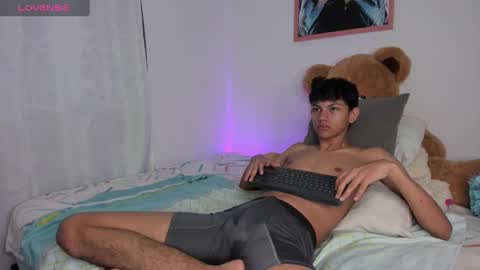 Snapshot of arito__ chatting on March 3, 10:42 pm ANDRES Independent model online show from March 3, 10:42 pm