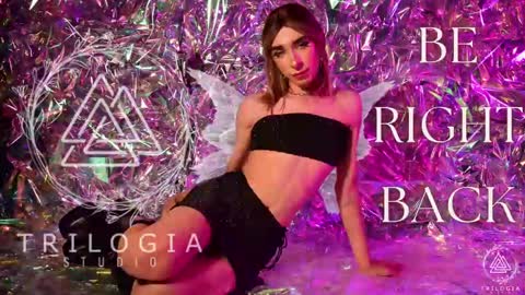 Snapshot of arivega chatting on December 19, 2:45 am Nice to meet you thumb up me please its important I LOOK MY BIO DOWN online show from December 19, 2:45 am